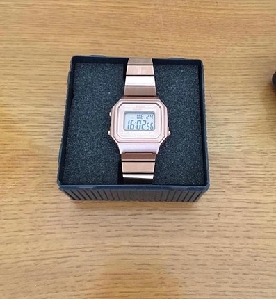 Casio rose gold saat