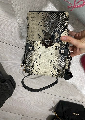 Gri Yılan Desenli Deri Kadın Çanta - Görsel 3