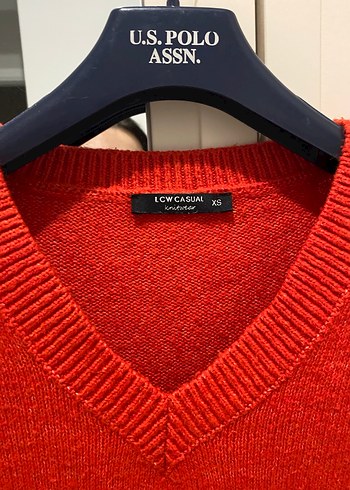 Kırmızı V Yaka Örgü Kadın Kazak - Görsel 2