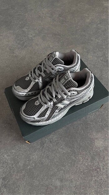 New Balance New Balance 1906 r grey