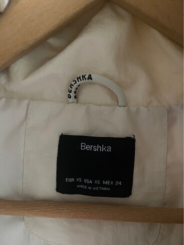 xs Beden çeşitli Renk Bershka kadın mont