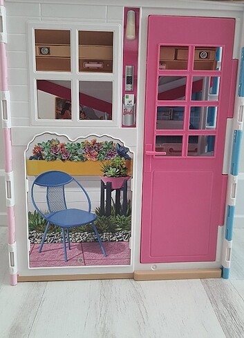 Barbie portatif ev