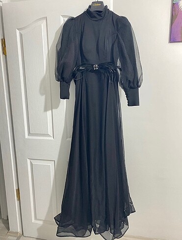 Tüllü siyah tesettür abiye elbise