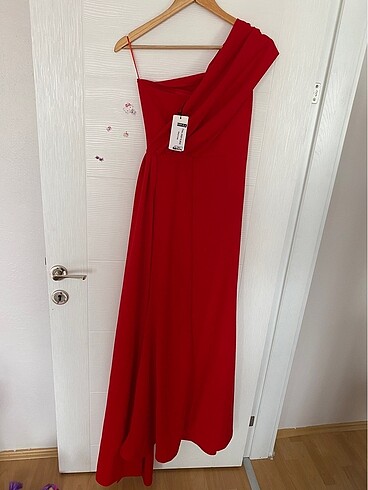 Kırmızı abiye - Görsel 6