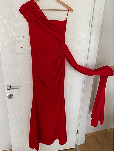 Kırmızı abiye - Görsel 7