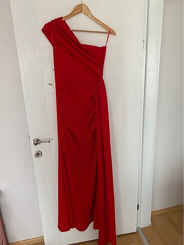 Kırmızı abiye - Görsel 9