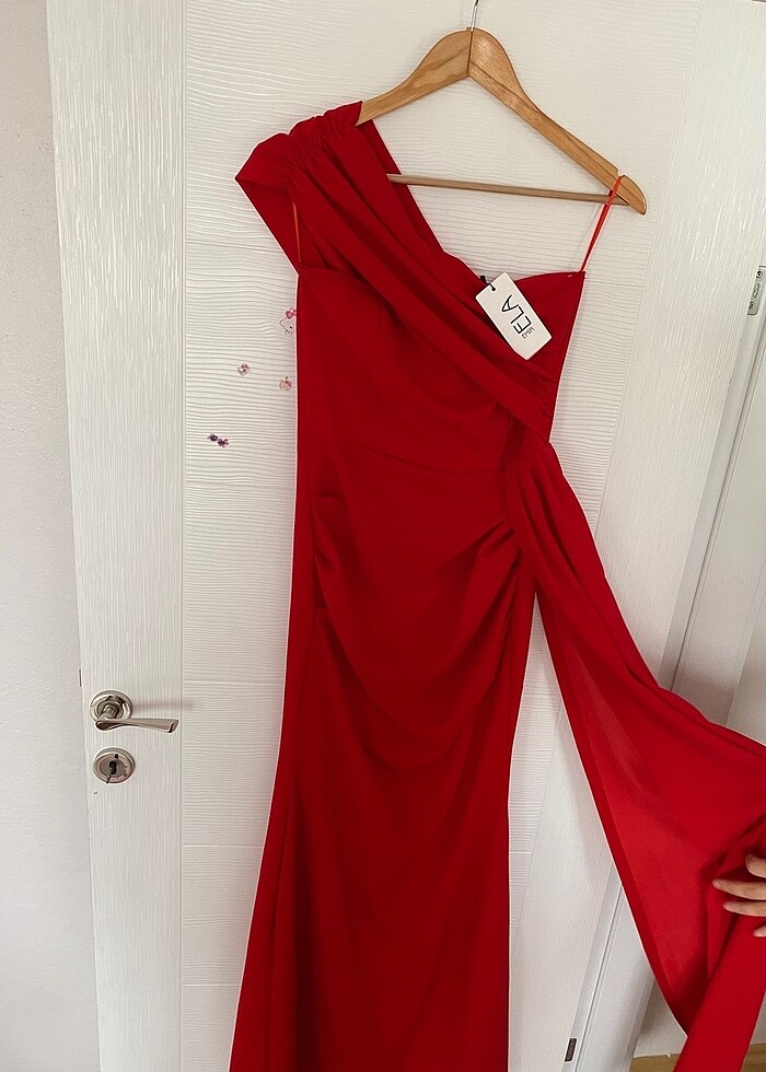 Kırmızı abiye - Görsel 2