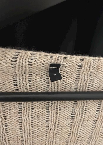 Bej V Yaka Örgü Kadın Kazak - Görsel 3