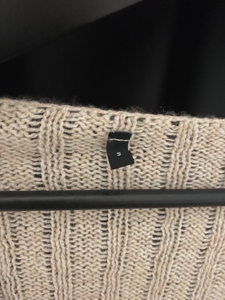 Bej V Yaka Örgü Kadın Kazak - Görsel 3