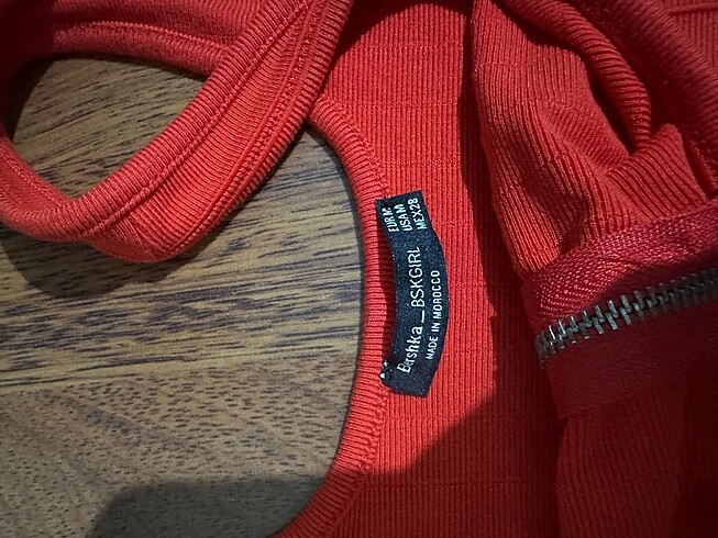 m Beden Bershka atlet