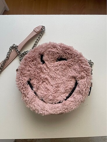 :-) peluş çanta