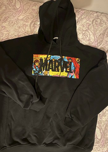 Marvel Baskılı Siyah Kapüşonlu Sweatshirt