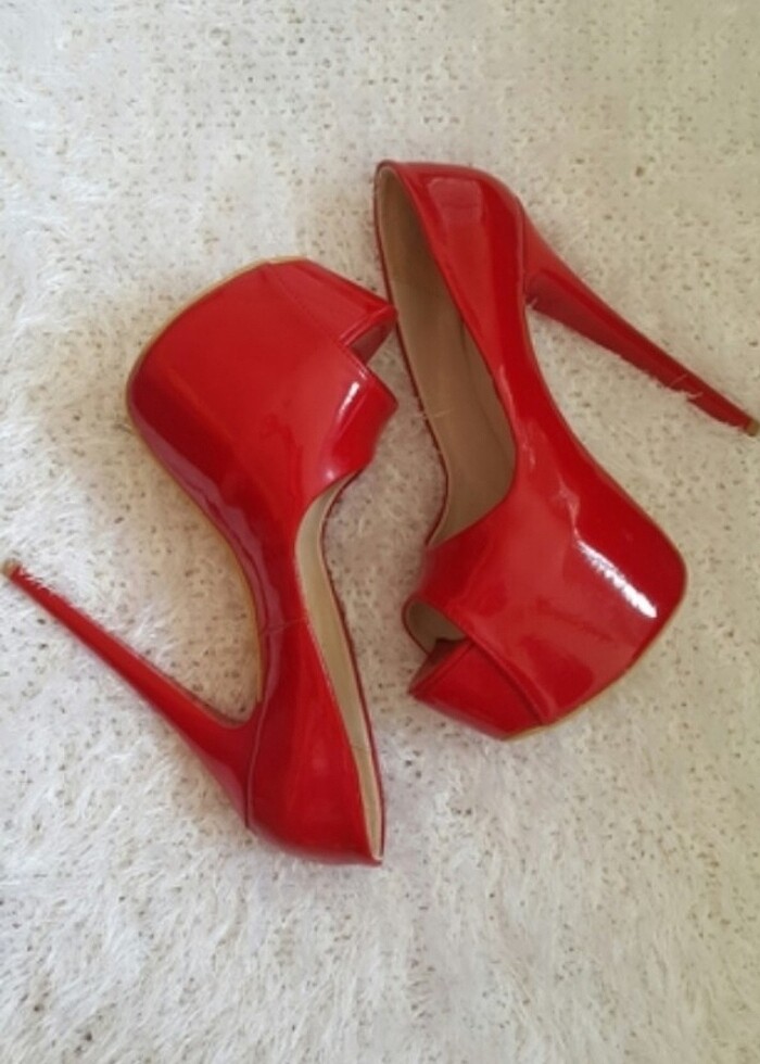 Kırmızı Rugan Ayakkabı - Görsel 3