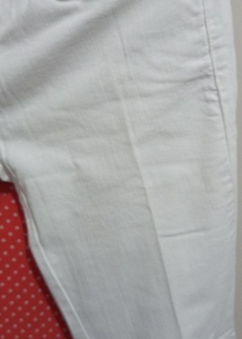 Düğmeli Beyaz Pamuklu Kadın Pantolon - Görsel 4