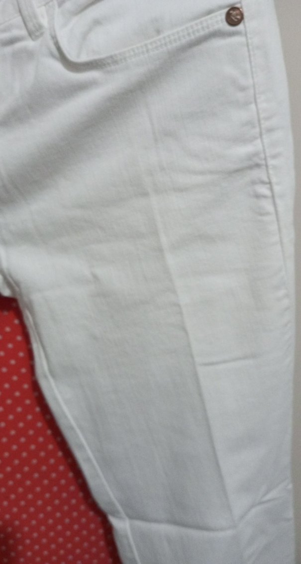 Düğmeli Beyaz Pamuklu Kadın Pantolon - Görsel 4