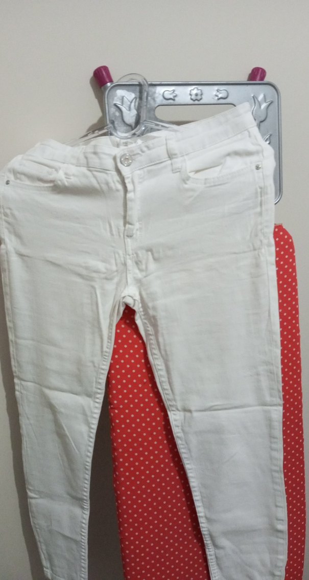 Beyaz Düğmeli Kadın Kot Pantolon - Görsel 2