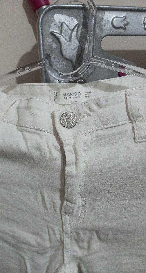 Beyaz Düğmeli Kadın Kot Pantolon - Görsel 3