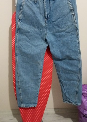 Mavi Düğmeli Bol Kesim Kadın Jean - Görsel 2