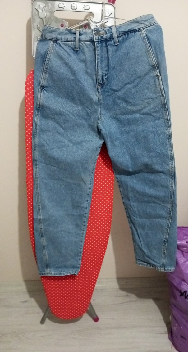 Mavi Düğmeli Bol Kesim Kadın Jean - Görsel 2