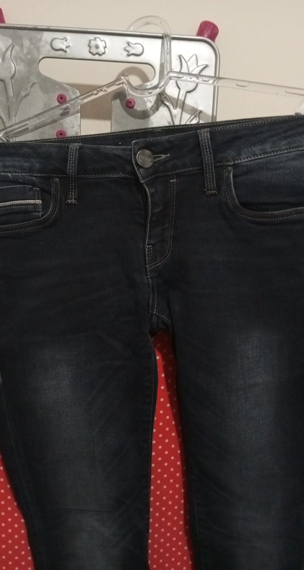 Koyu Renkli Sıkı Kesim Kadın Kot Pantolon - Görsel 3