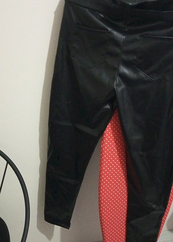 Kemerli Siyah Kadın Deri Pantolon - Görsel 6