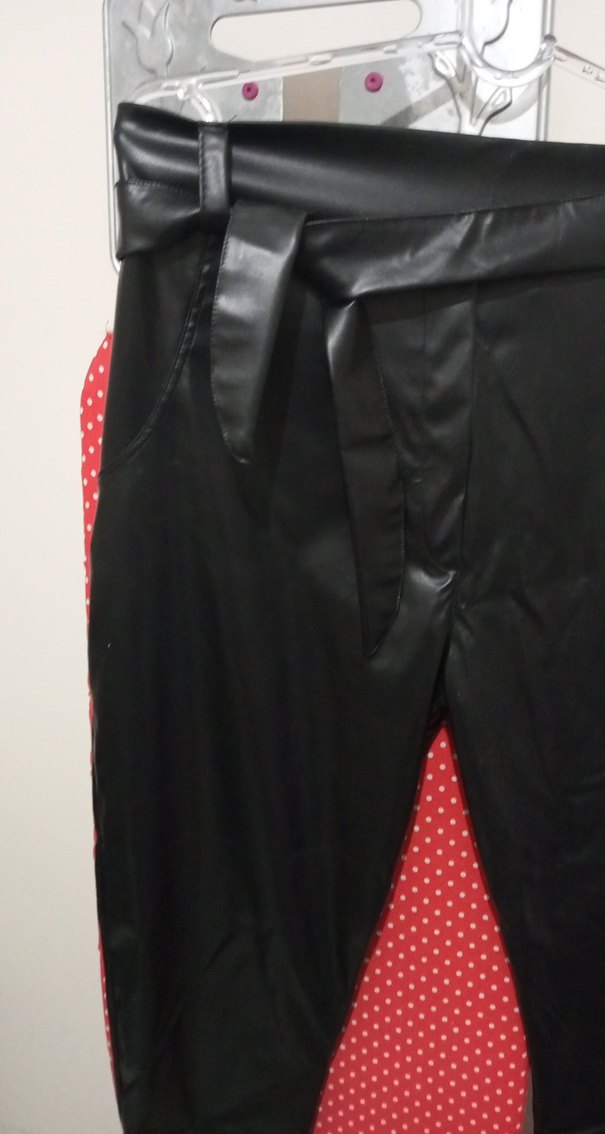 Kemerli Siyah Kadın Deri Pantolon - Görsel 3
