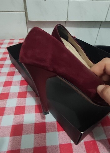 Az kullanılmış bordo stiletto