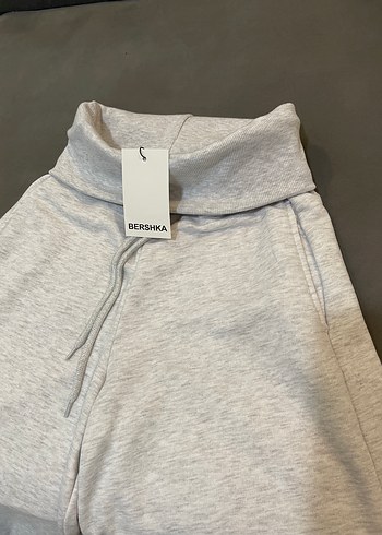 Bershka Beli Kivrilan Esofman Alti