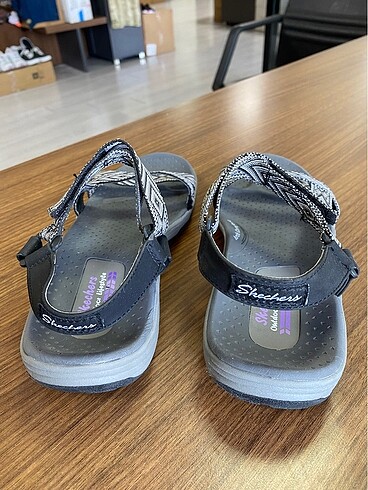 38 Beden Skechers Kadın Orijinal Siyah Sandalet