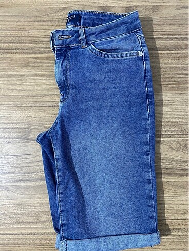 26 Beden mavi Renk LC WAİKİKİ JEANS Kadın Kot Şort