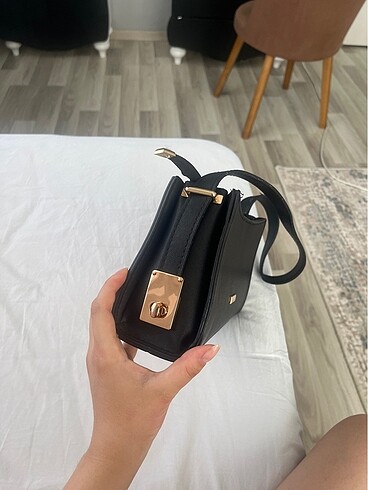 LC Waikiki siyah gold detaylı canta
