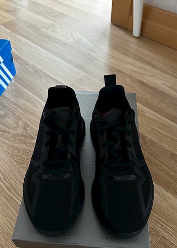 36,5 Beden Adidas spor ayakkabı