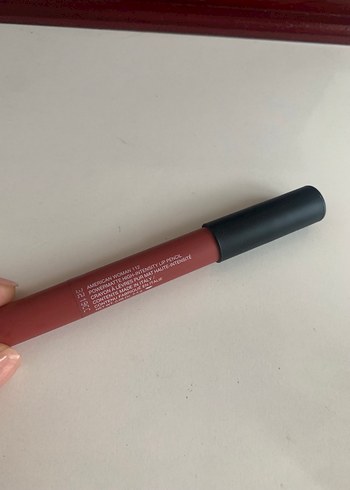  Beden NARS american woman Mat kalem ruj