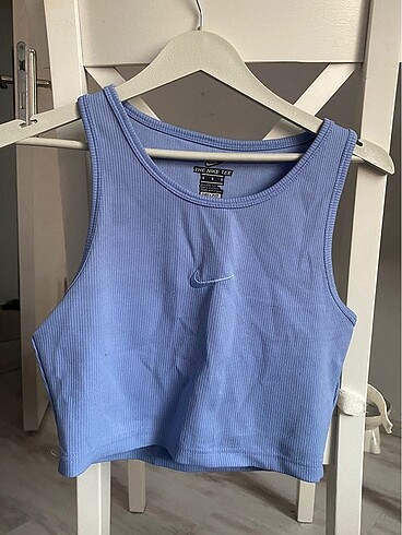 nike lila crop