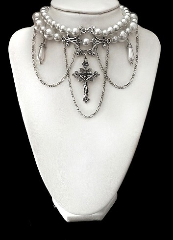 Albino inci choker 