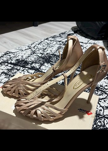 Bej Deri Stiletto Topuklu Kadın Ayakkabı - Görsel 2