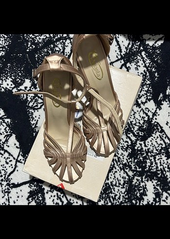 Bej Deri Stiletto Topuklu Kadın Ayakkabı - Görsel 4