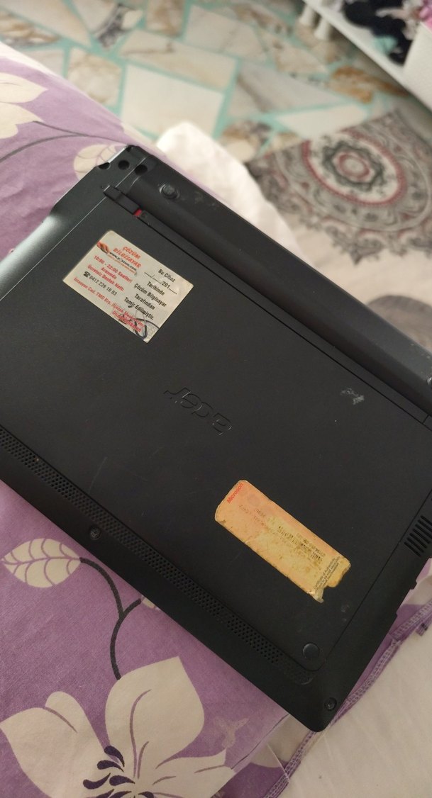 Mavi Acer Laptop - Görsel 2