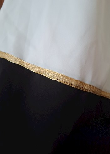 Zincir Detaylı Beyaz V Yaka Kolsuz fermuarlı elbise - Görsel 8