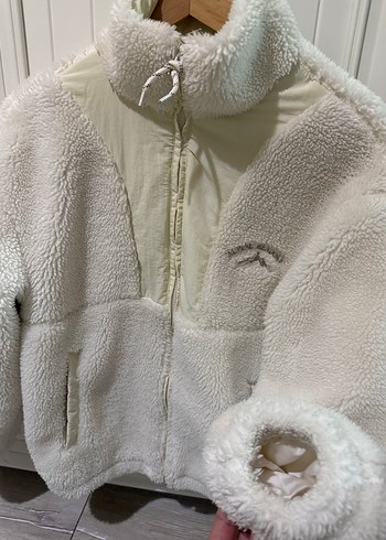 Bershka Beyaz Peluş Kadın mont
