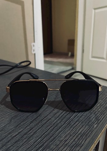 Klasik Siyah Tokalı Kadın Güneş Gözlüğü - Görsel 2