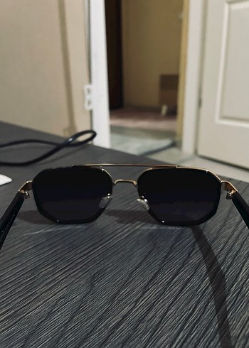 Klasik Siyah Tokalı Kadın Güneş Gözlüğü - Görsel 4