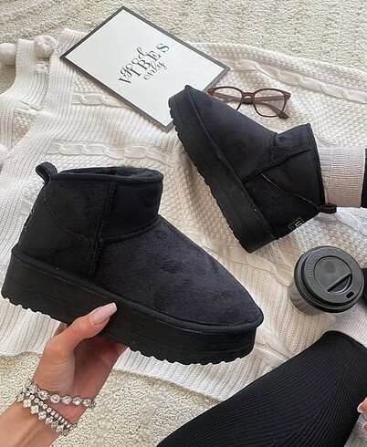 Siyah ugg