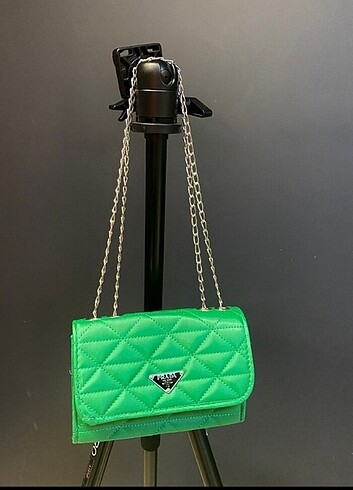 Prada yeşil çanta 