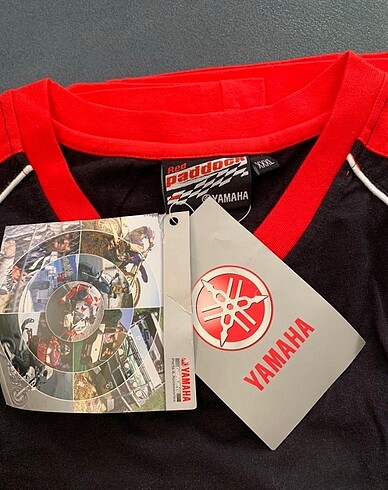 3xl Beden kırmızı Renk Yamaha Tişört etiketli