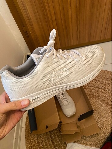 Skechers 42 numara beyaz spor ayakkabı
