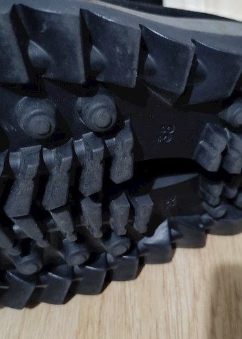 Siyah Süet Dolgu Topuklu Dizüstü Çizme - Görsel 4