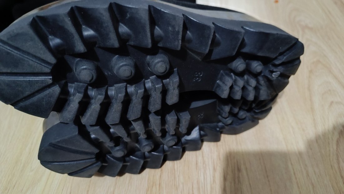 Siyah Süet Dolgu Topuklu Dizüstü Çizme - Görsel 4