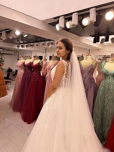 Diğer A kesim kedi kulağı model gelinlik