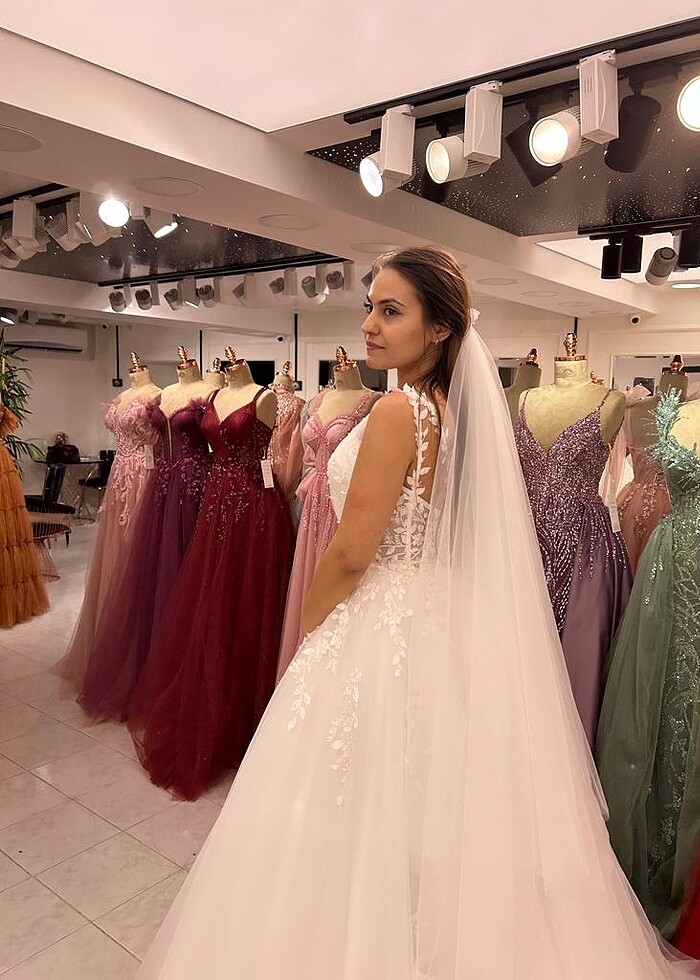 A kesim kedi kulağı model gelinlik - Görsel 2